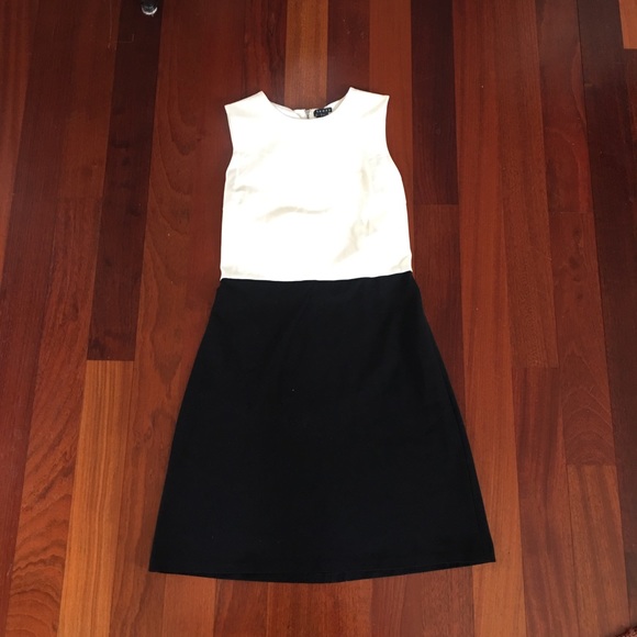 Theory Reneid Dress - Picture 3 of 8